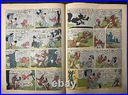 Four Color #990 Huckleberry Hound #1 1st App. Yogi Bear Dell Comic 1959