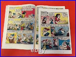 SNOW WHITE four color # 49 (1944 DELL) DISNEY VINTAGE GOLDENAGE COMIC BOOK